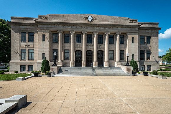 Dasviess County Courthouse