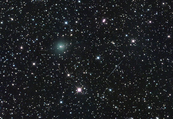 Comet 103P/Hartley with Meteor