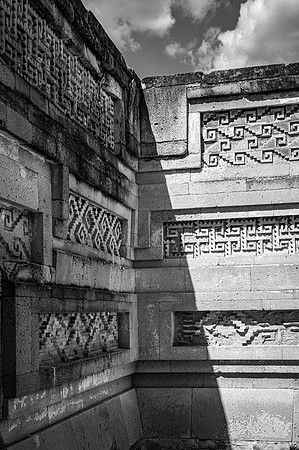 Mitlan Walls
